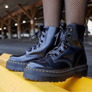 Dr.Martins🖤 Black Combat boots! Super cute!